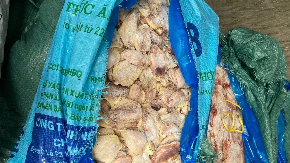 Quản lý thị trường Hà Nội phát hiện gần 1 tấn cánh gà không rõ nguồn gốc xuất xứ