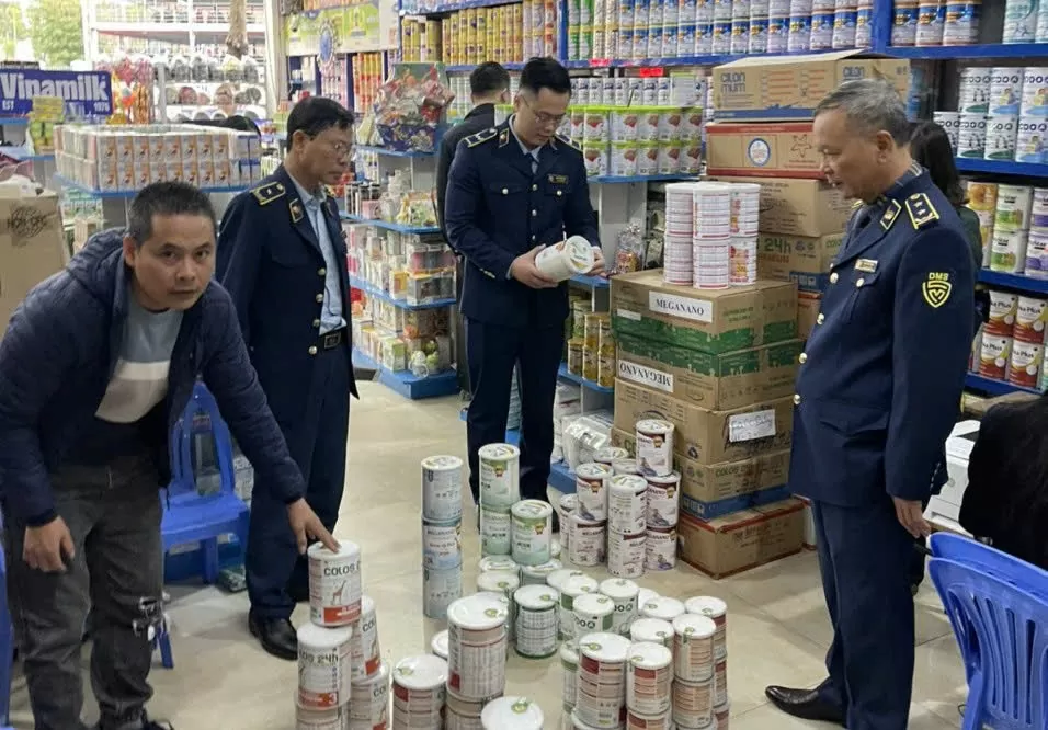Bộ trưởng Nguyễn Hồng Diên yêu cầu tăng cường kiểm tra thị trường sữa, thuốc, thực phẩm bảo vệ sức khoẻ